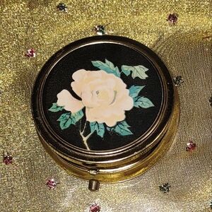 Vintage Portable Cig Ash Tray Compact Case